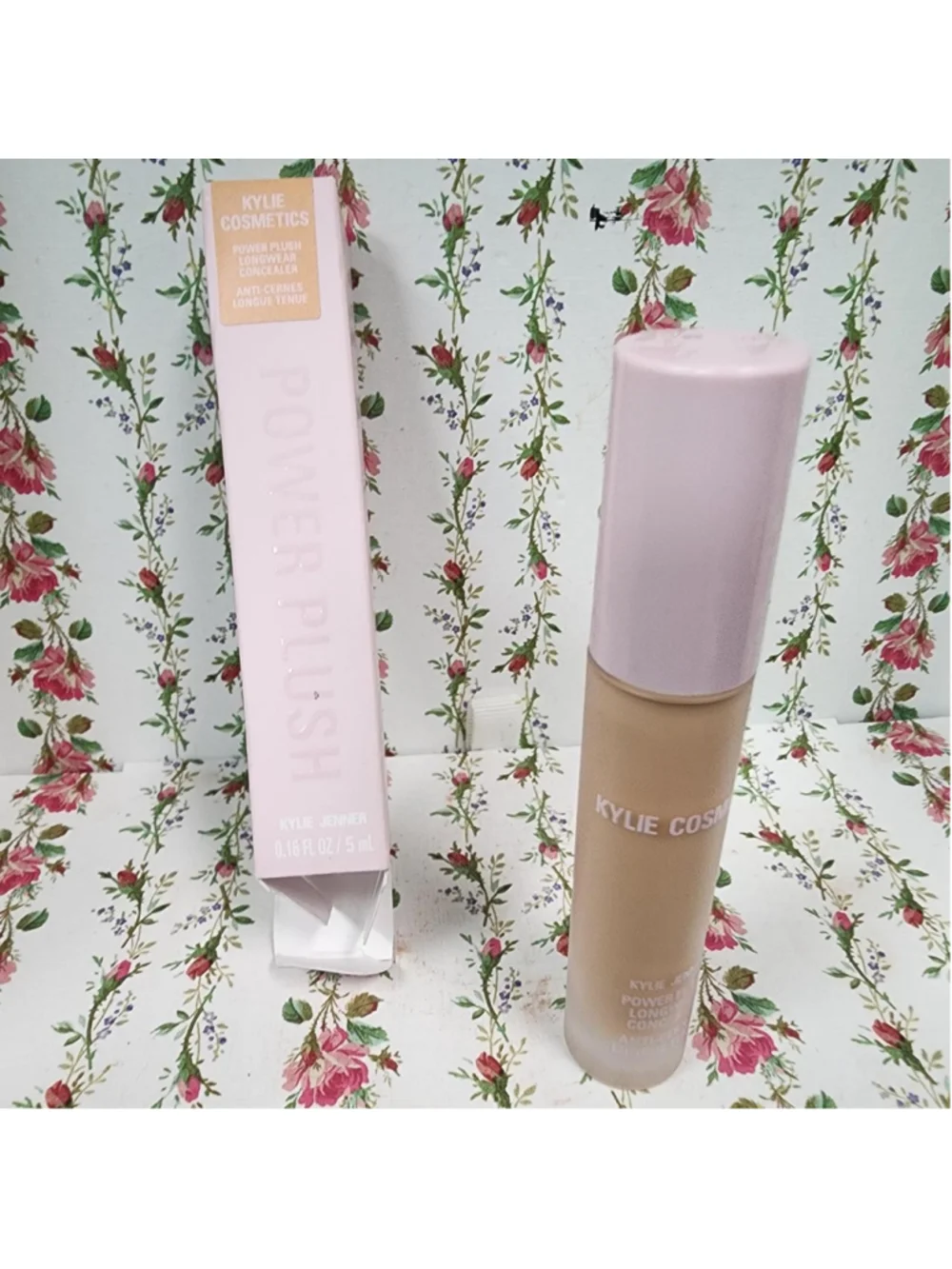 Kylie Cosmetics Power Plush Longwear Concealer in shade 4W #kylie #concealer